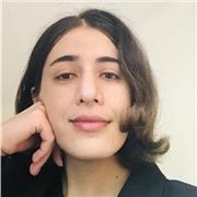 professeur du français et spécialisée en lettres modernes